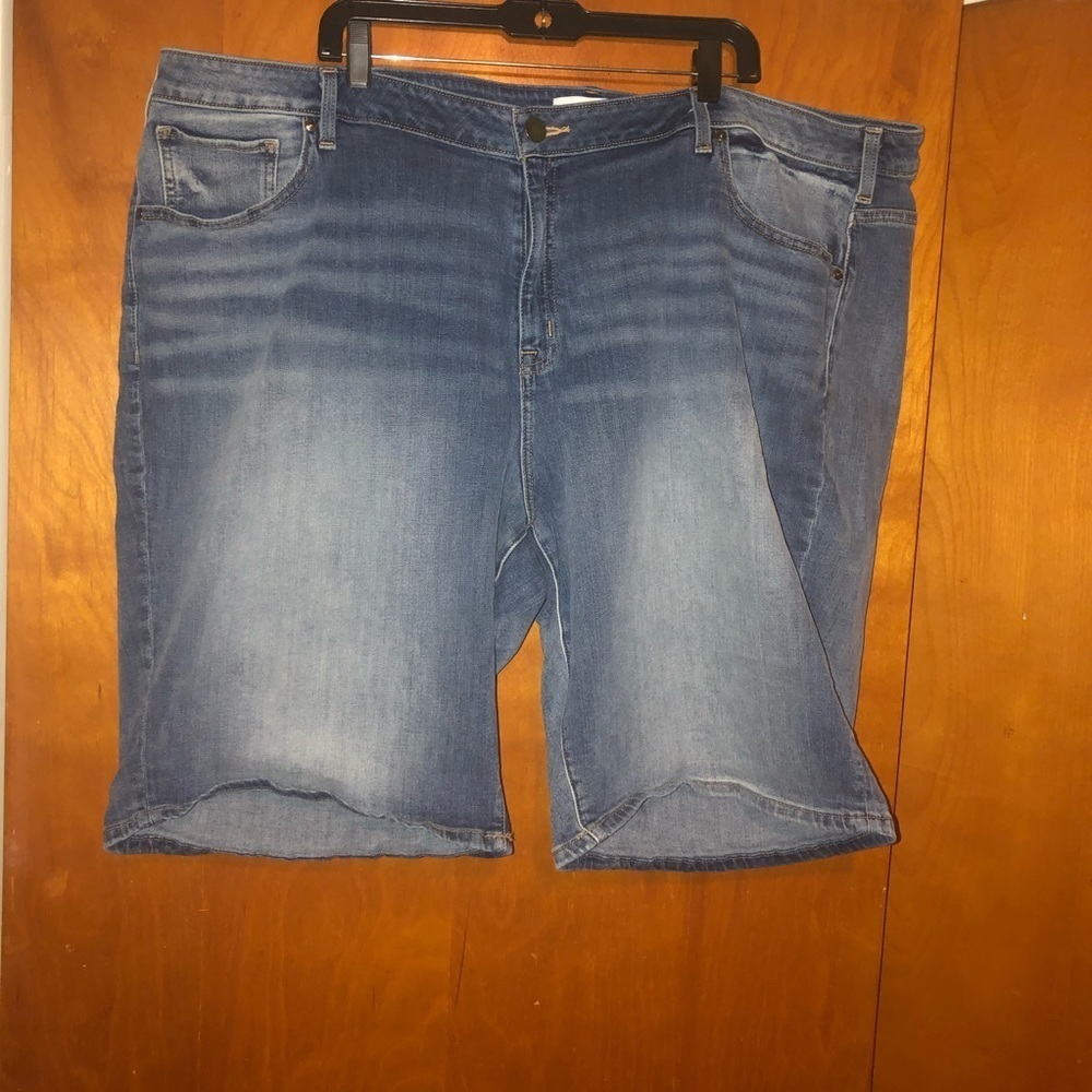 𝅺Lane Bryant jean Bermuda shorts denim size 28